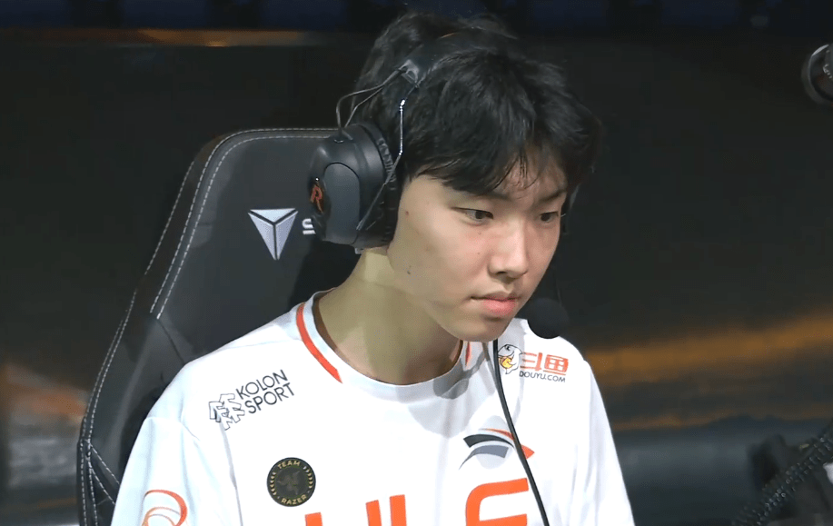 PSG横扫WBG，Deft极限生还后反打宿命之战小组赛，锁定晋级资格的简单介绍