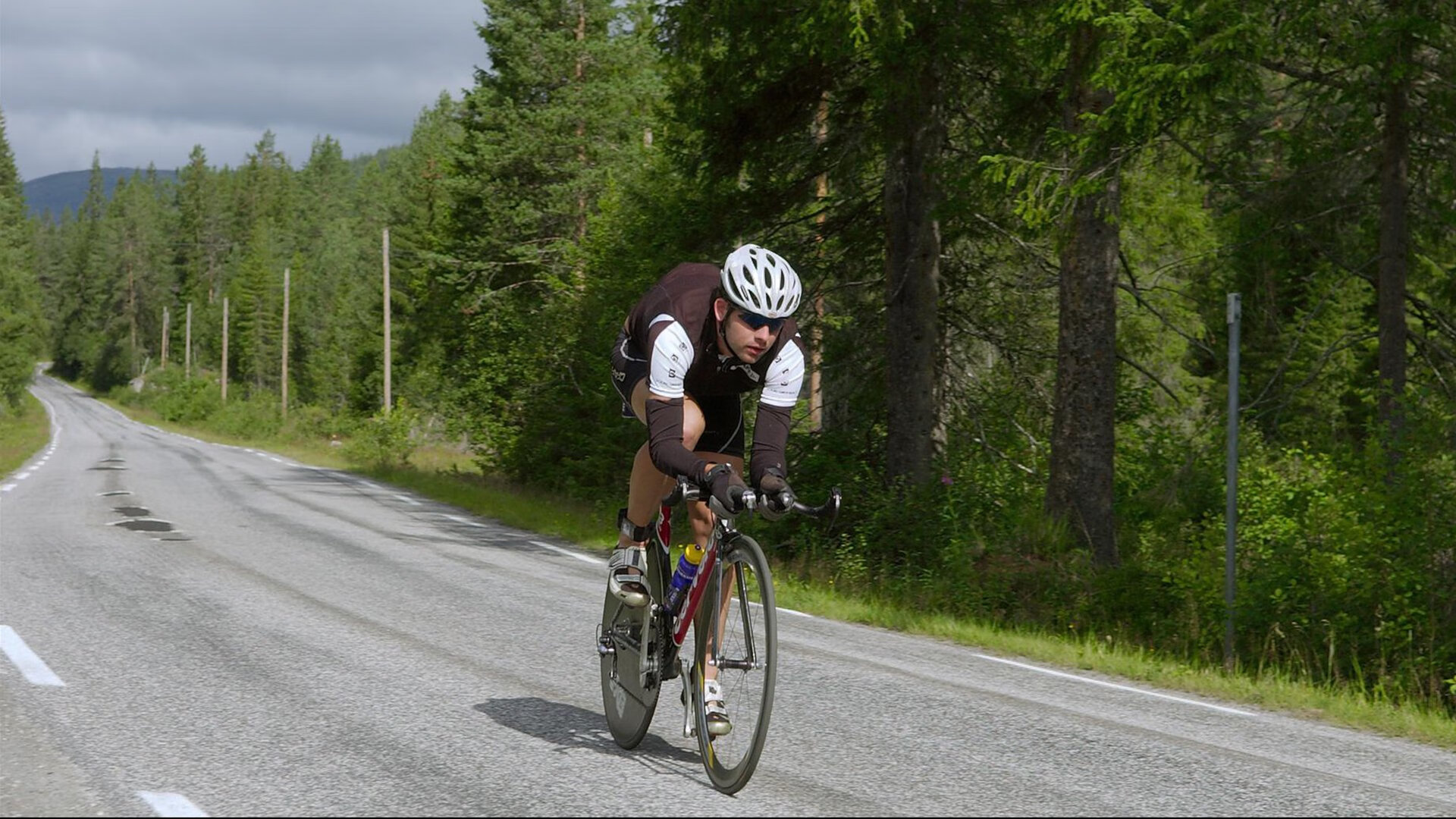 阿瑞斯的战车碾过篮筐，字母哥在总决赛之夜如何将杀伤升格为统治哲学