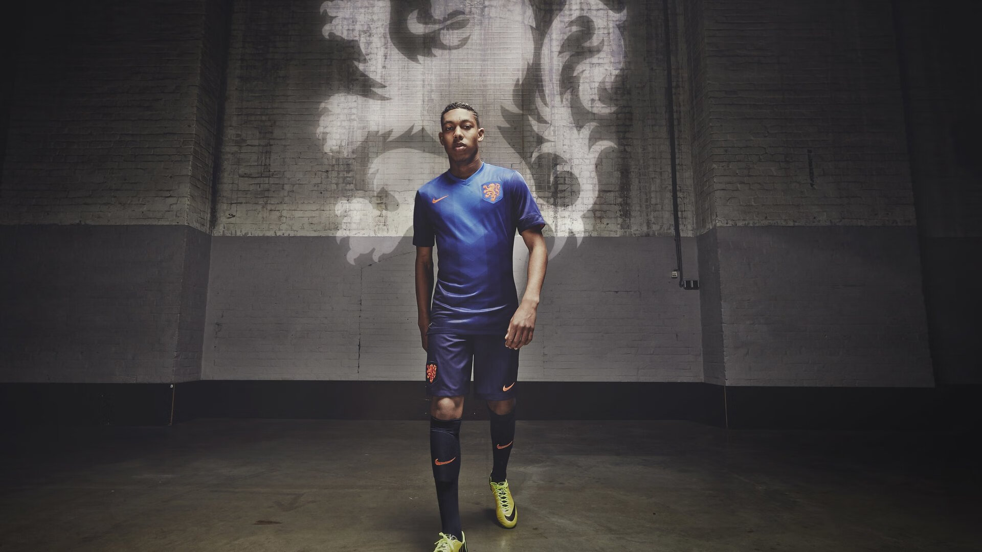 詹姆斯提前宣判比赛悬念，骑士生死战碾碎黄蜂，系列赛风向陡变